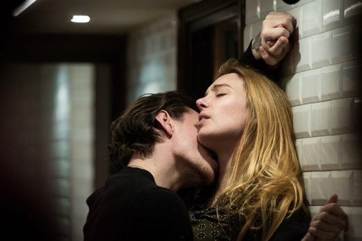 PASSION SIMPLE (MONA JACINTA)