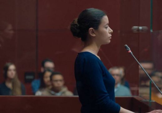 LA CHICA DEL BRAZALETE (MONA JACINTA)